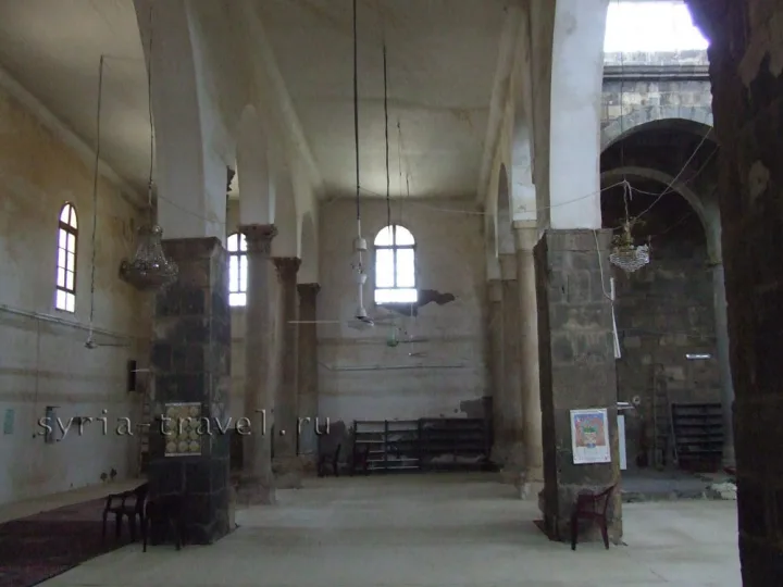 Всередине театра